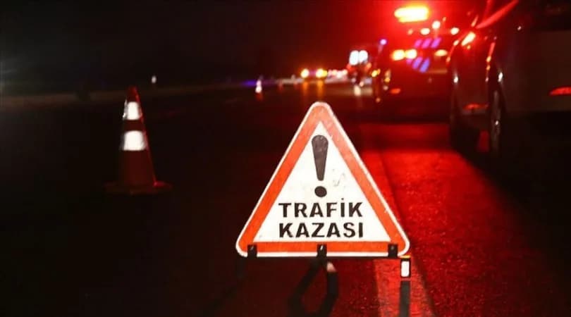 Önündeki aracı geçmeye çalışırken motosiklete çarptı: 1 yaralı