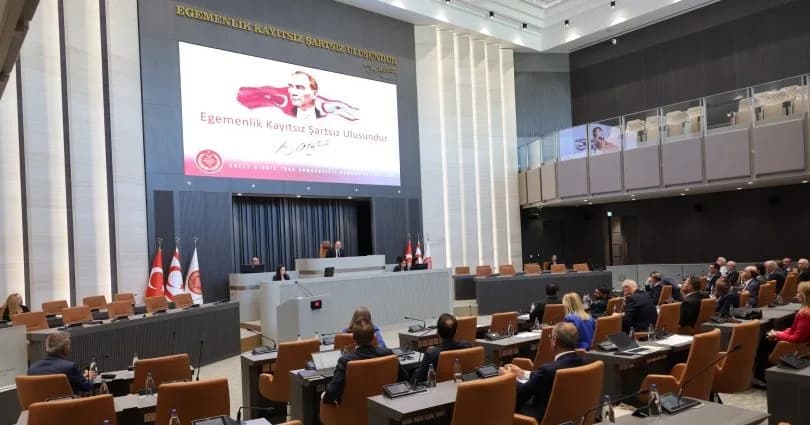 Meclis’in olağanüstü toplantısı başladı: Gündem ‘karma oy’