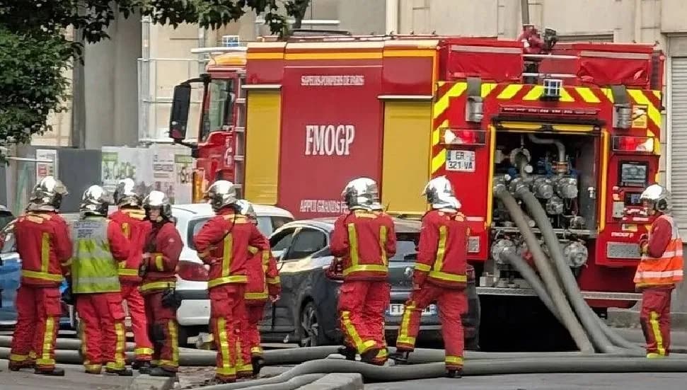 Fransa'da raydan çıkan trende 44 kişi yaralandı