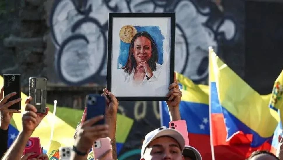 Venezuela'da yüzlerce kişi seçim talebiyle gösteriler düzenledi