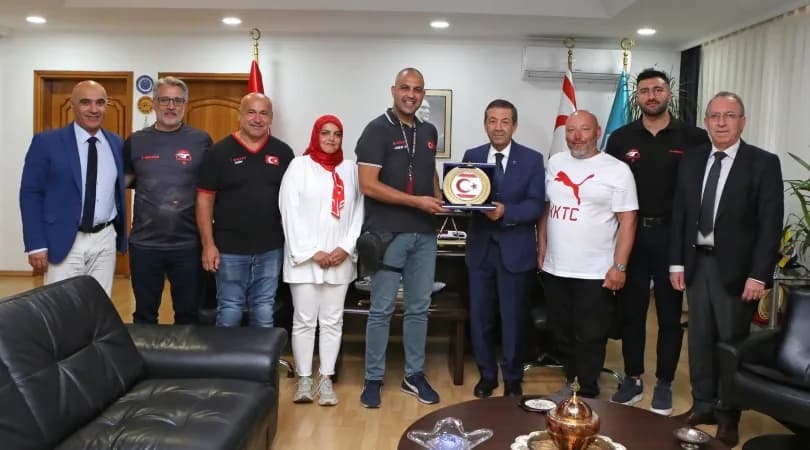 Dışişleri Bakanı Ertuğruloğlu, T-Bikers heyetini kabul etti