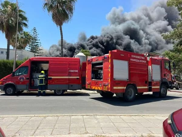 Protaras’ta otel yangını: Turistler tahliye edildi