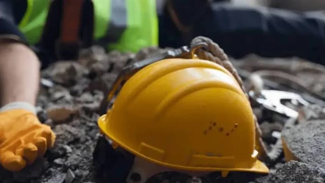 Minareliköy’de iş kazası: Ahşap kesme makinesine elini kaptırdı