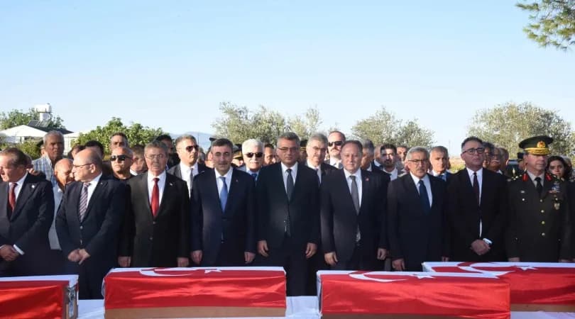 Kimlik tespiti tamamlanan 15 şehit Atlılar Şehitliği’nde defnedildi