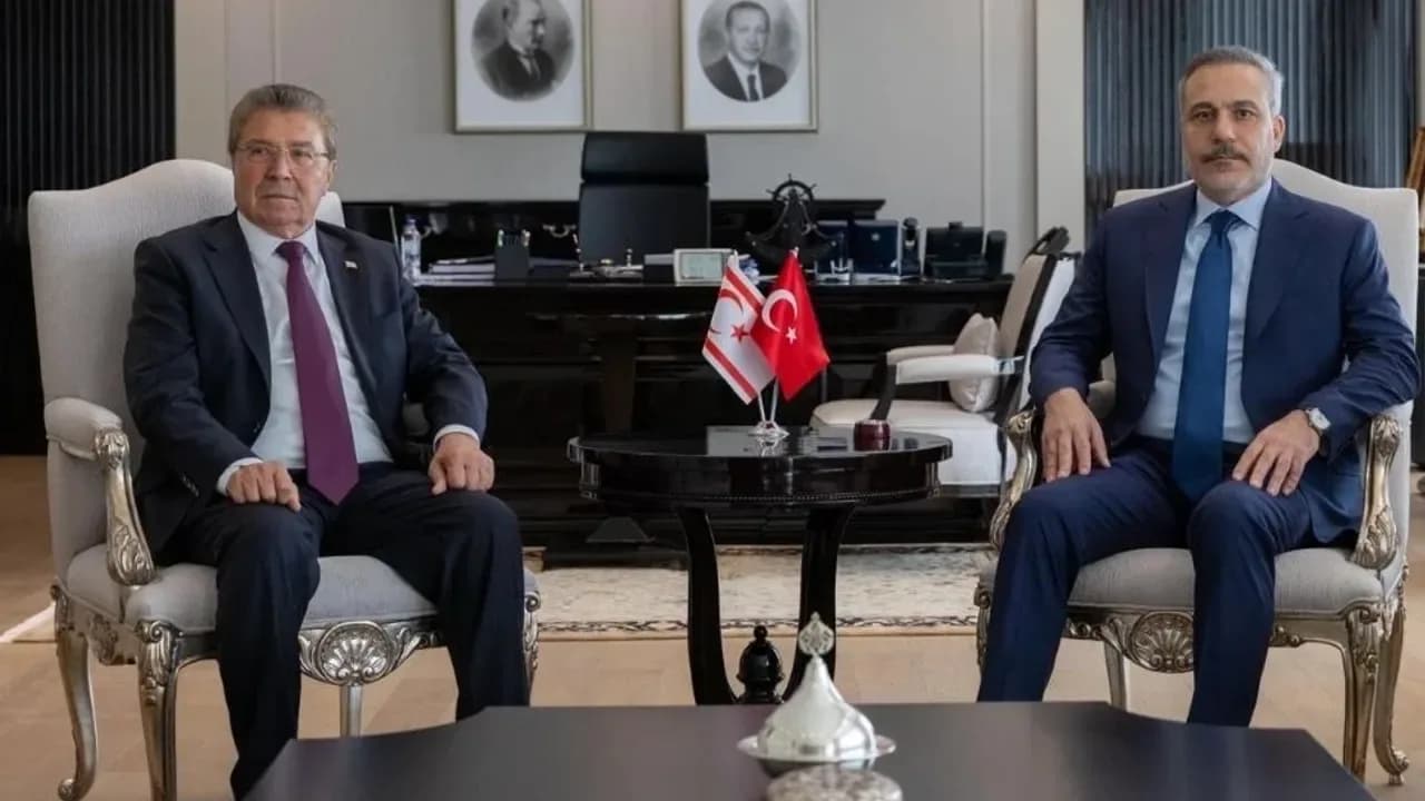 Başbakan Üstel, Türkiye Dışişleri Bakanı Fidan ile görüştü