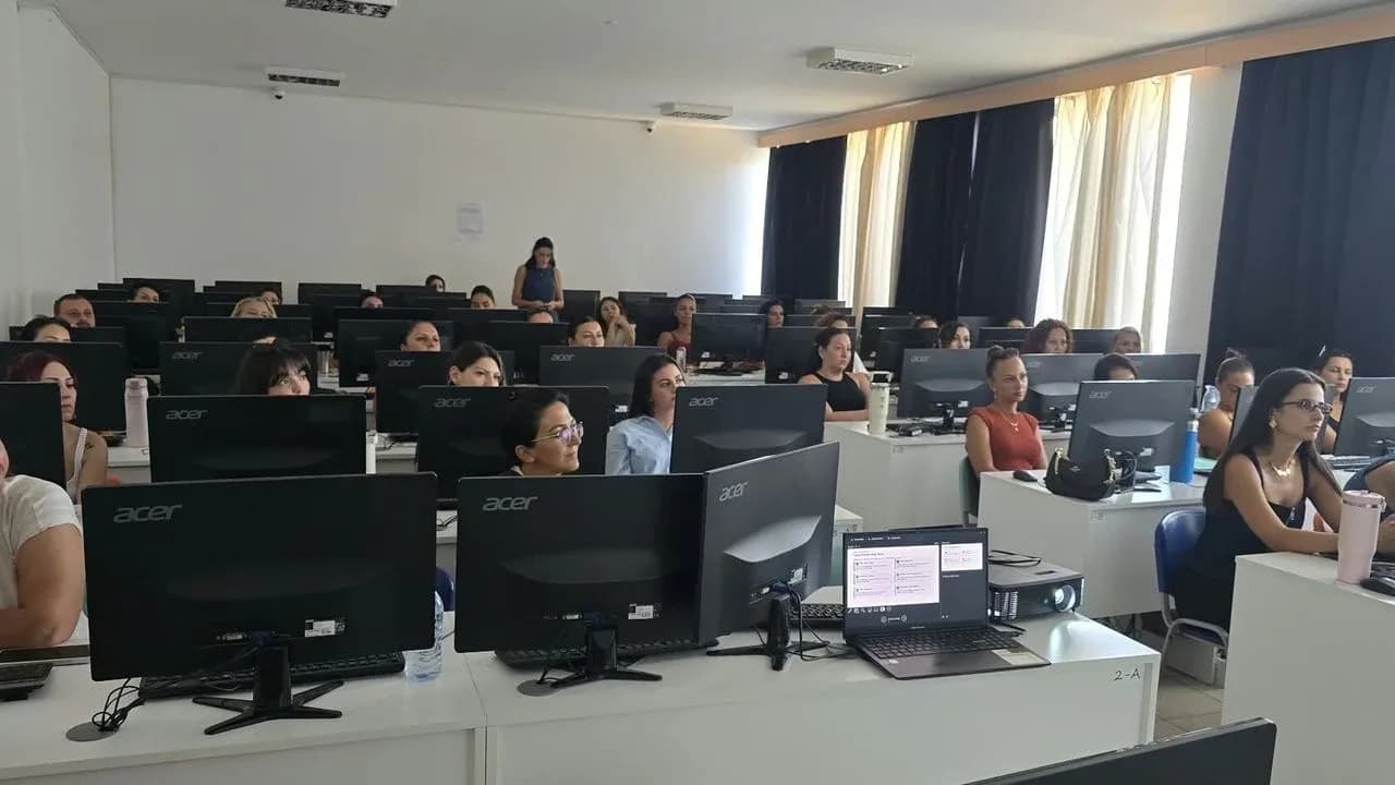 Öğretmenlere yönelik hizmet içi eğitim programı devam ediyor