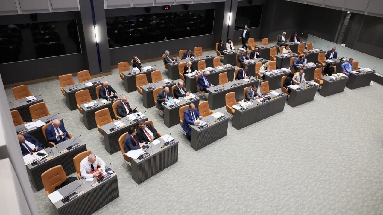 Güvenlik Kamu Görevlileri yasa tasarıları Komiteye geri çekildi