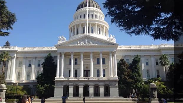 California'da Ramazan ve Kurban bayramları resmi tatil olarak tanındı