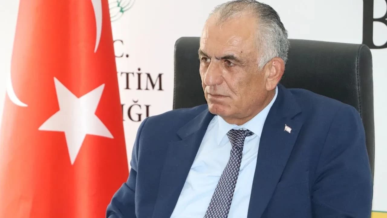 Çavuşoğlu AÖA yönetimiyle görüştü: Desteğimiz sürecek