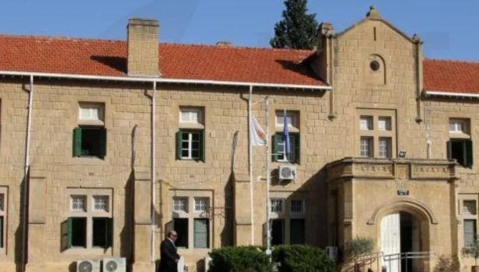 Güney Kıbrıs’ta baba ve iki çocuğuna 122 suçlama: Aile, Ağır Ceza Mahkemesi'nde yargılanıyor