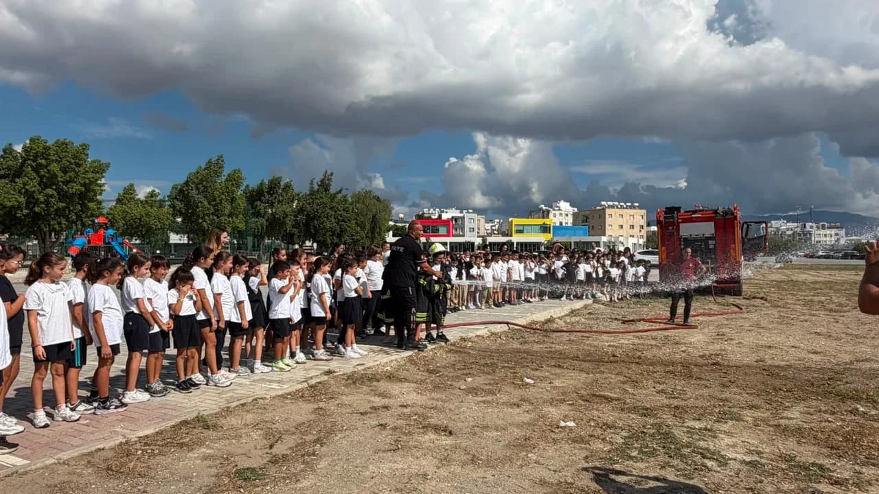 İtfaiye Haftası’nda öğrencilere yangın güvenliği eğitimi verildi
