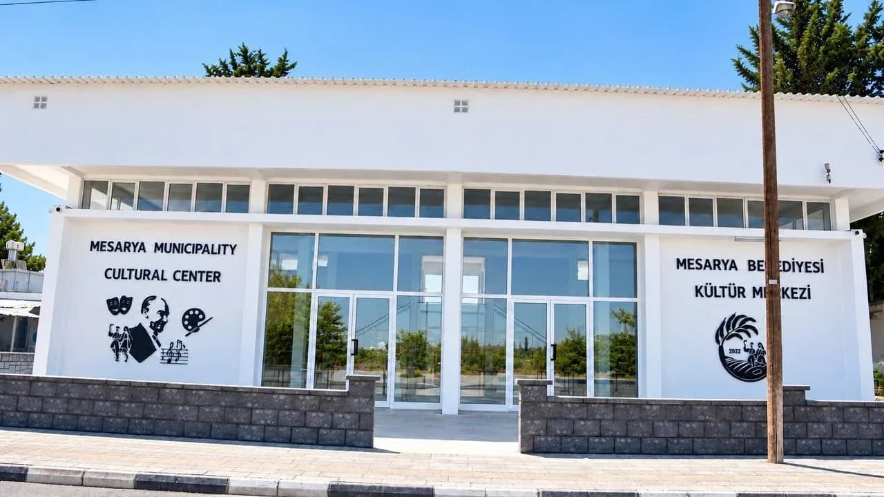 Atıl durumdaki bina Mesarya Belediyesi Kültür Merkezi olarak düzenledi