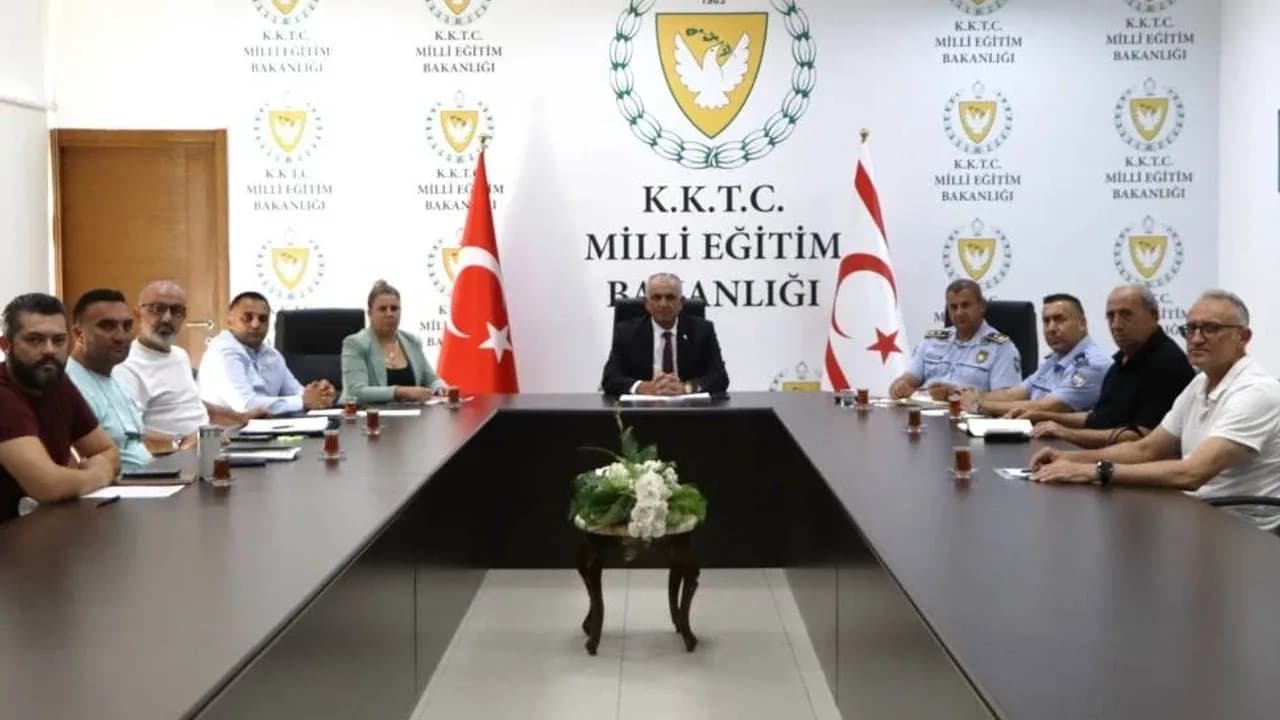 Çavuşoğlu: Öğrenci taşımacılığında güvenlikten taviz verilmeyecek