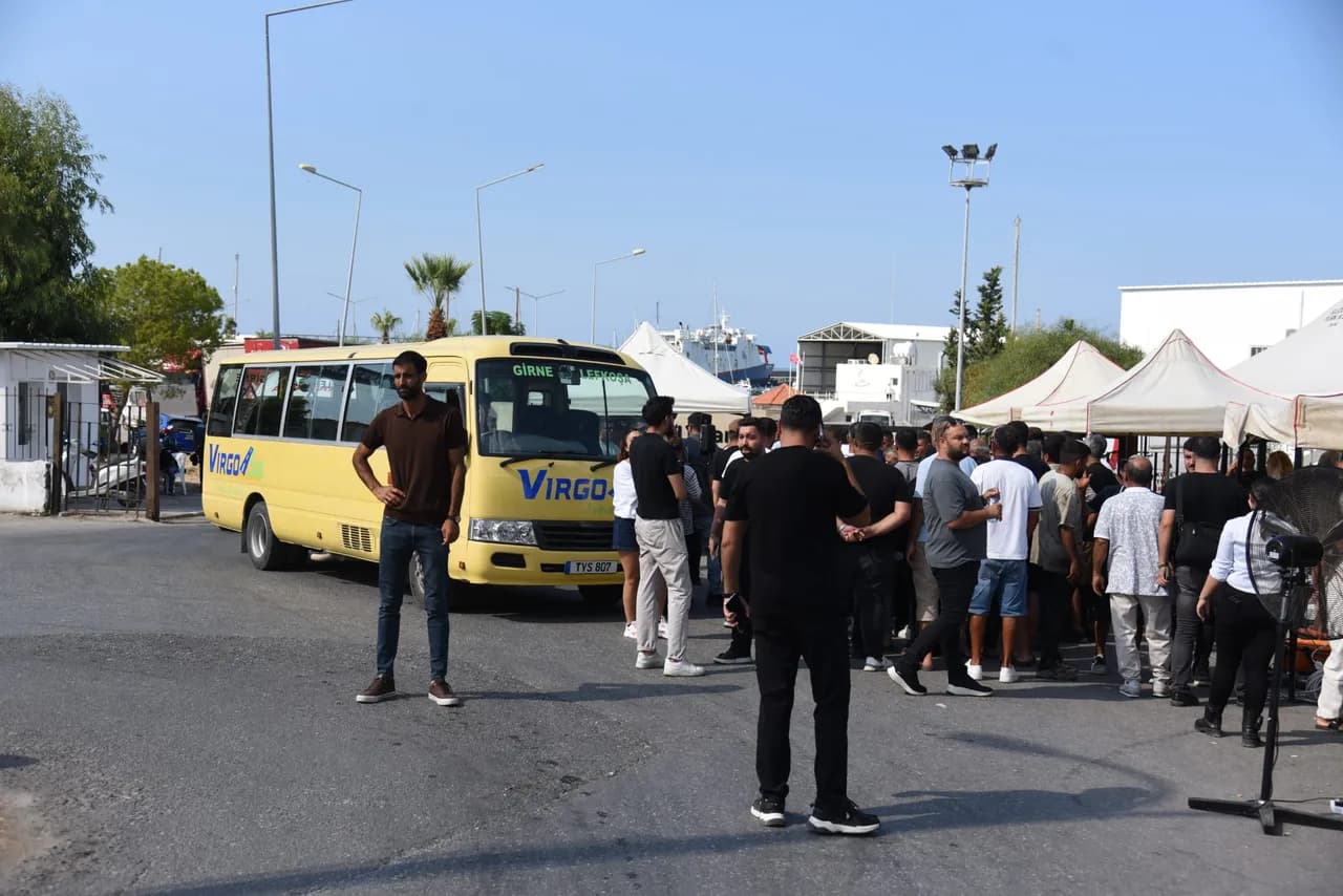 Gemi faciasında kayıp yakınları Cevdet Yılmaz ile görüşmeye gidiyor