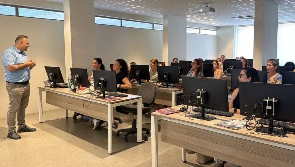 Öğretmenlere yönelik hizmet içi eğitim programı devam ediyor: Yapay zekâ okuryazarlığı gösterildi
