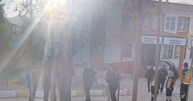 Kız öğrenci okula silahla geldi! Van’da korku dolu anlar!