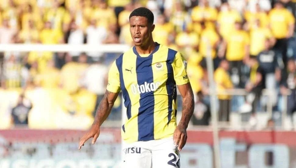 Fenerbahçe'nin Hollandalı futbolcusu Oosterwolde, ameliyat edildi