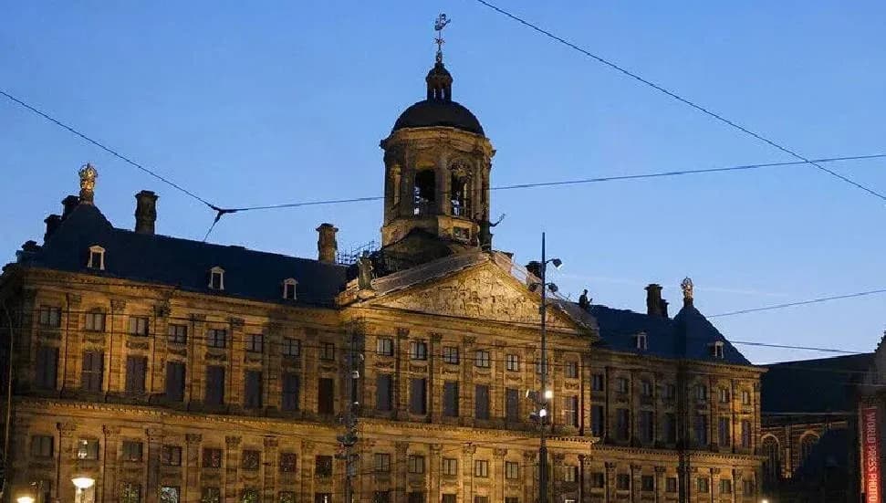 Hollanda kraliyetinin, sömürgeciliği yüzyıllarca destekleyerek büyük kazanç sağladığı ortaya çıktı