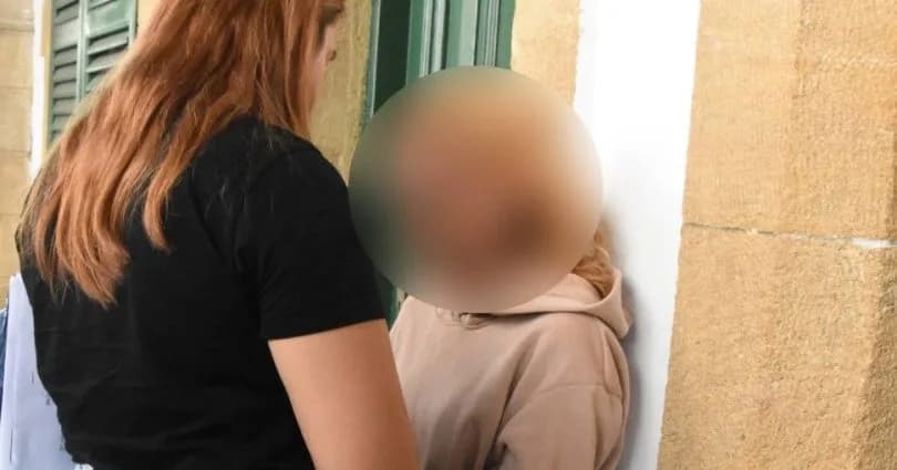 250 Euro karşılığında uyuşturucu taşıdı