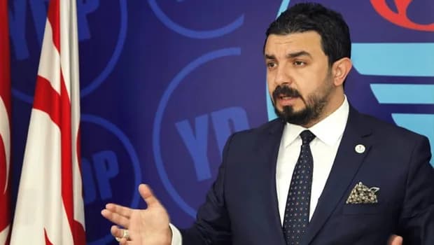 Zaroğlu, “YDP’yi üçüncü parti olarak değerlendirdiği gerekçesiyle” Akansoy’a teşekkür etti