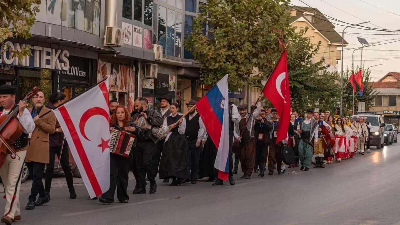 İskele Belediyesi Müzik Grubu Kosova'da festivale katıldı
