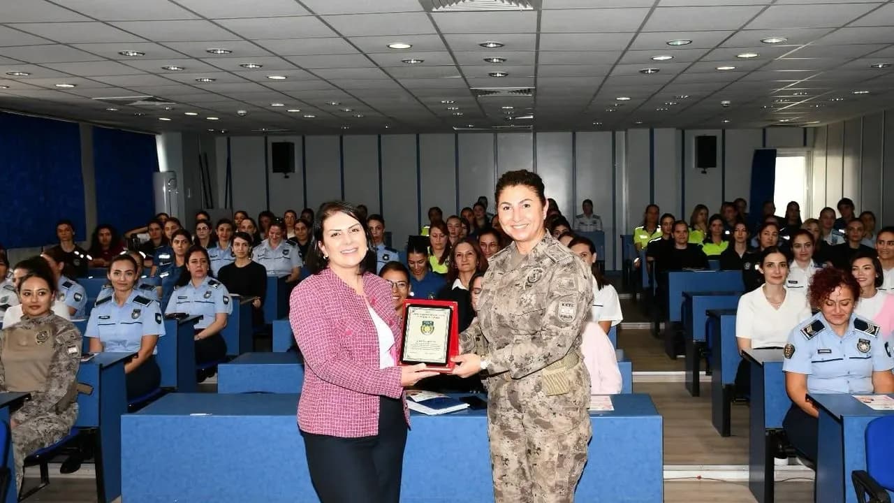 Kadın polis mensuplarına meme kanseri farkındalık konferansı