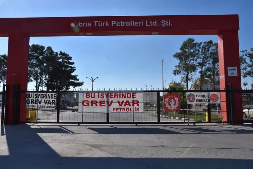 Kıbrıs Türk Petrollerinde 9 işçinin işten çıkarılmasına Bakanlık engeli | Dev-İş süresiz grev kararı aldı