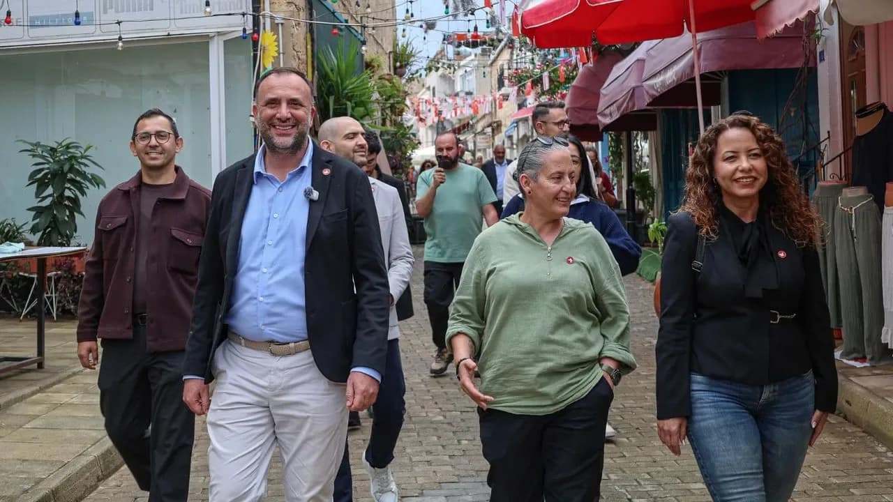 Çeler: Mutfaktaki yangını söndüreceğiz, az kaldı!