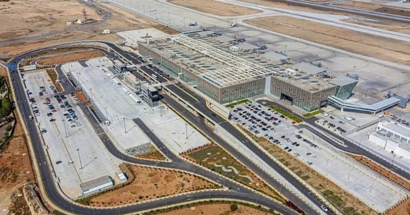Ercan Havalimanı otoparkında yeni uygulama: İlk 30 dakika ücretsiz