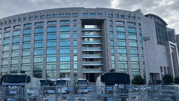 Terör örgütü PKK üyesi olmakla suçlanan belediye başkan yardımcılarının yargılandığı davada karar