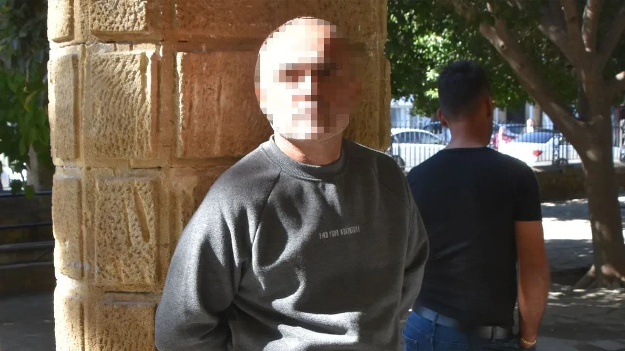 Ercan’da çantasında 15 canlı mermi bulundu