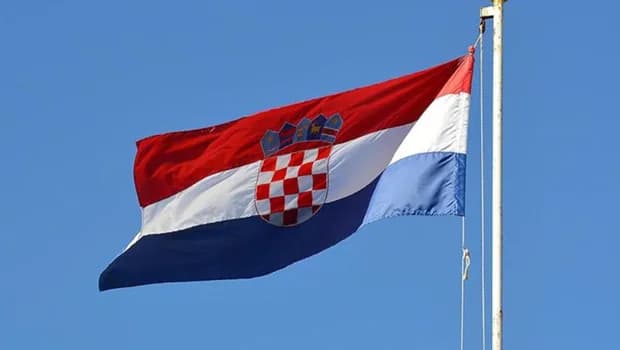 Hırvat savaş uçağı, "uçak kaçırma" kodu girilen Malta'ya ait yolcu uçağını hava sahasının dışına çıkardı