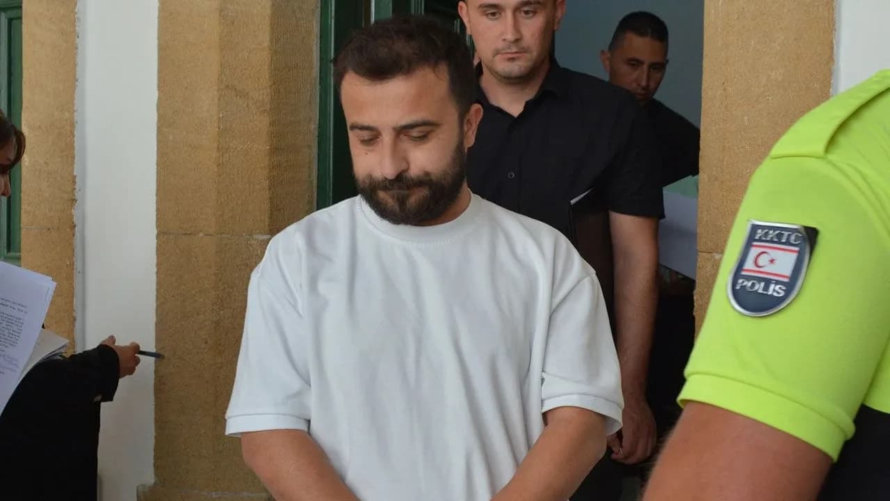 Müşteriden tahsil ettiği 2 bin doları şirkete teslim etmedi