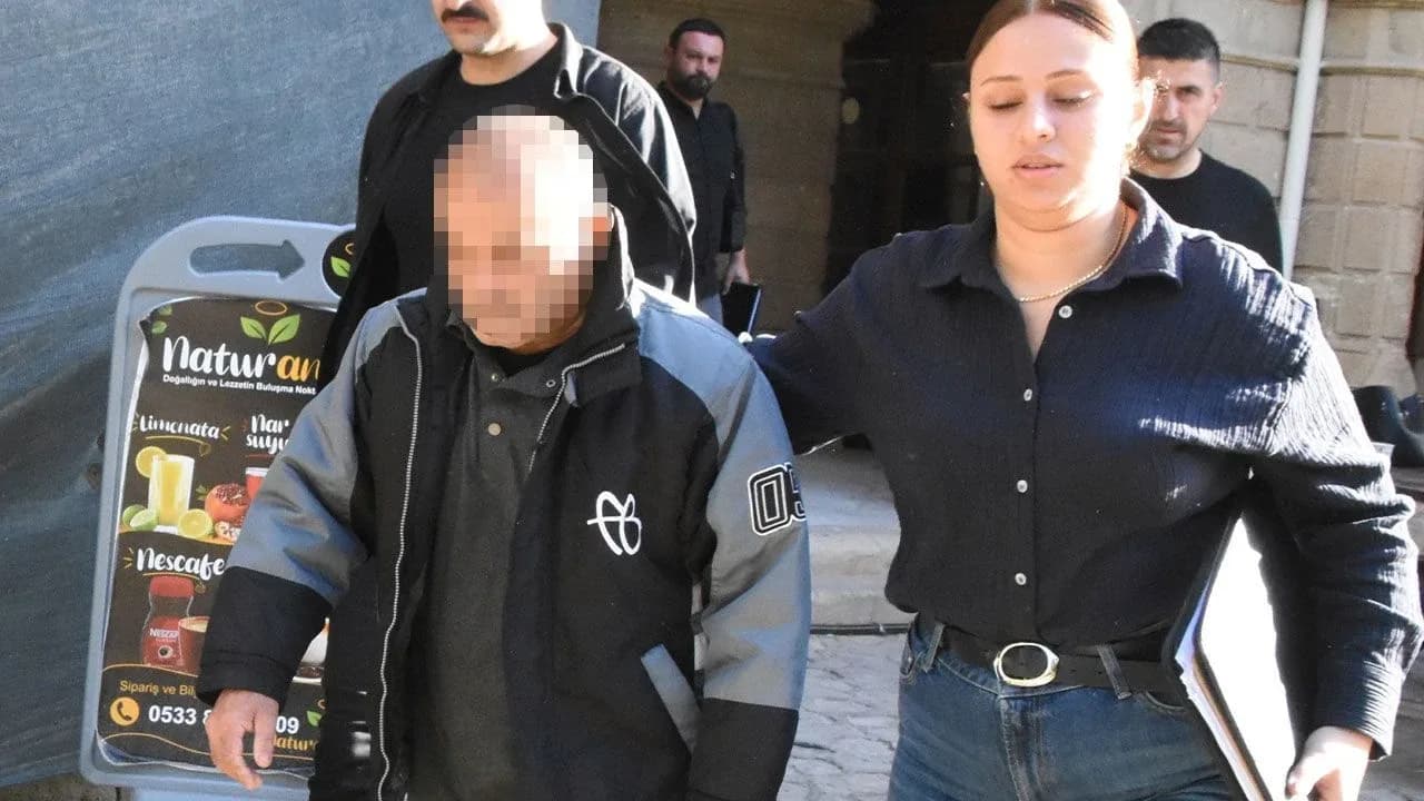 Babaannesinin yanındaki çocuğa...