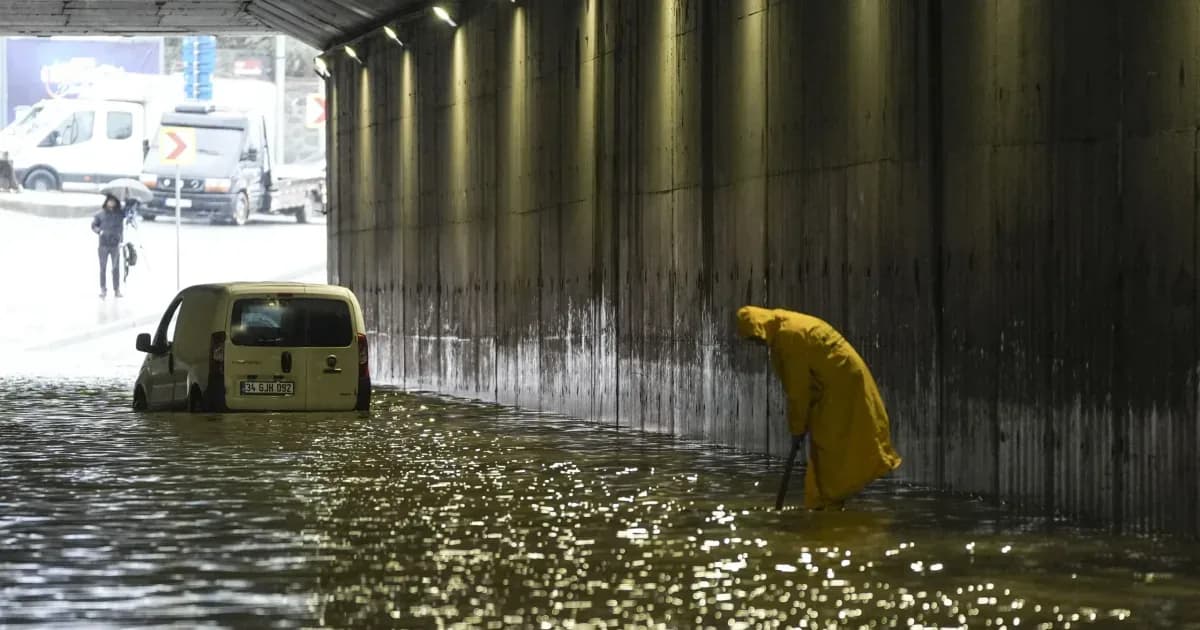 İstanbul’u vuran sağanakta iki kişi hayatını kaybetti: Yağış miktarı yer yer 200 kilogramı aştı