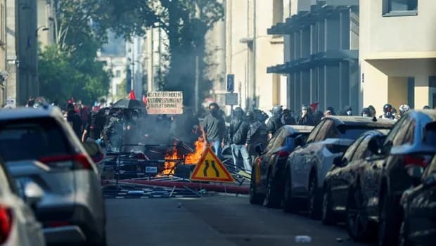 Paris'te yarın planlanan öğrenci eylemi yasaklandı