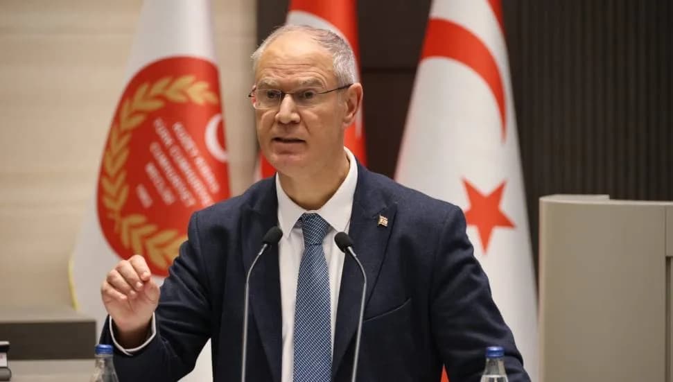 Oğuzhan Hasipoğlu’ndan Erkut Şahali’ye yanıt: Ankara’da başka, Lefkoşa’da başka siyaset yapılmaz