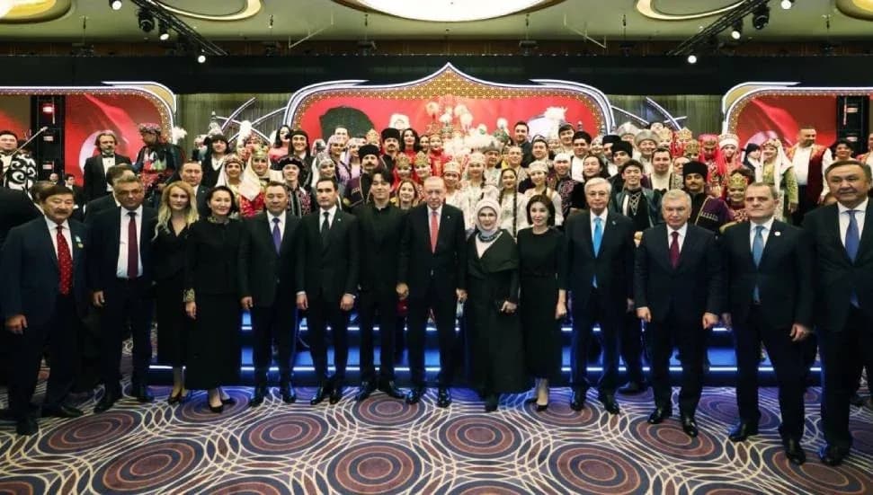 Emine Erdoğan'dan TDT liderleriyle akşam yemeği paylaşımı