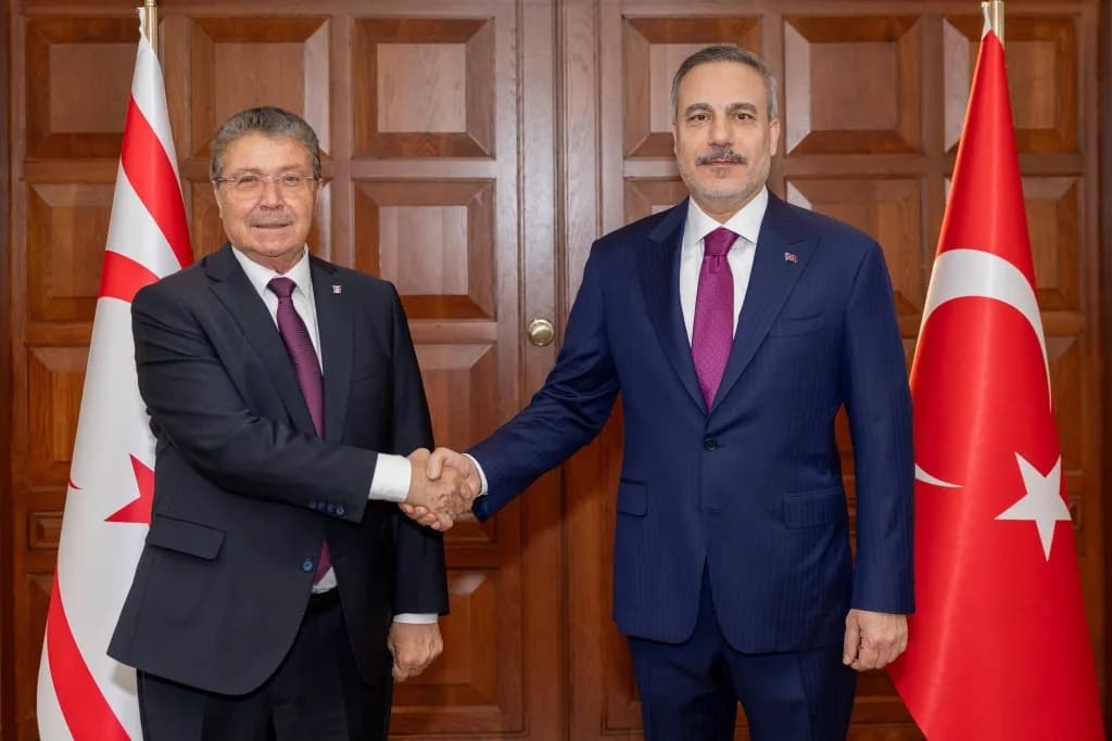 Başbakan Üstel, Hakan Fidan ile görüştü