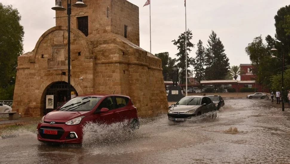 Meteoroloji Dairesi: 11.00-17.00 saatleri arasında yer yer kuvvetli yağış bekleniyor
