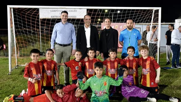 Harmancı, Çetinkaya Spor Kulübü’nü ziyaret etti