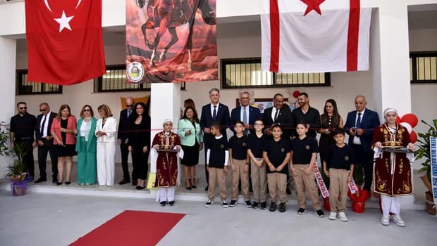 Yeniden inşa edilen Yeşilyurt İlkokulu törenle açıldı