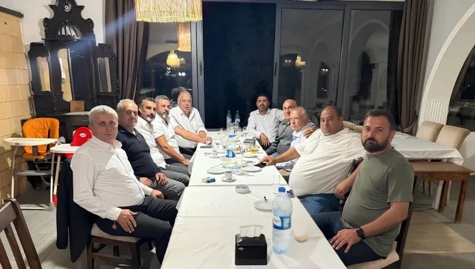 Albayrak, bölge muhtarlarıyla bir araya geldi: İhtiyaçlar ortak akıl ve iş birliği ile çözülecek