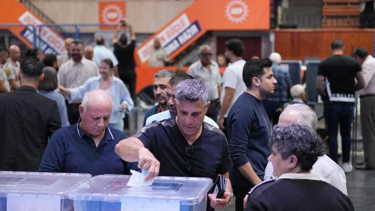 UBP'de oy kullanan üye sayısı 6 bine yaklaştı: Saat 16.00 itibarıyla 5 bin 989 oy kullanıldı