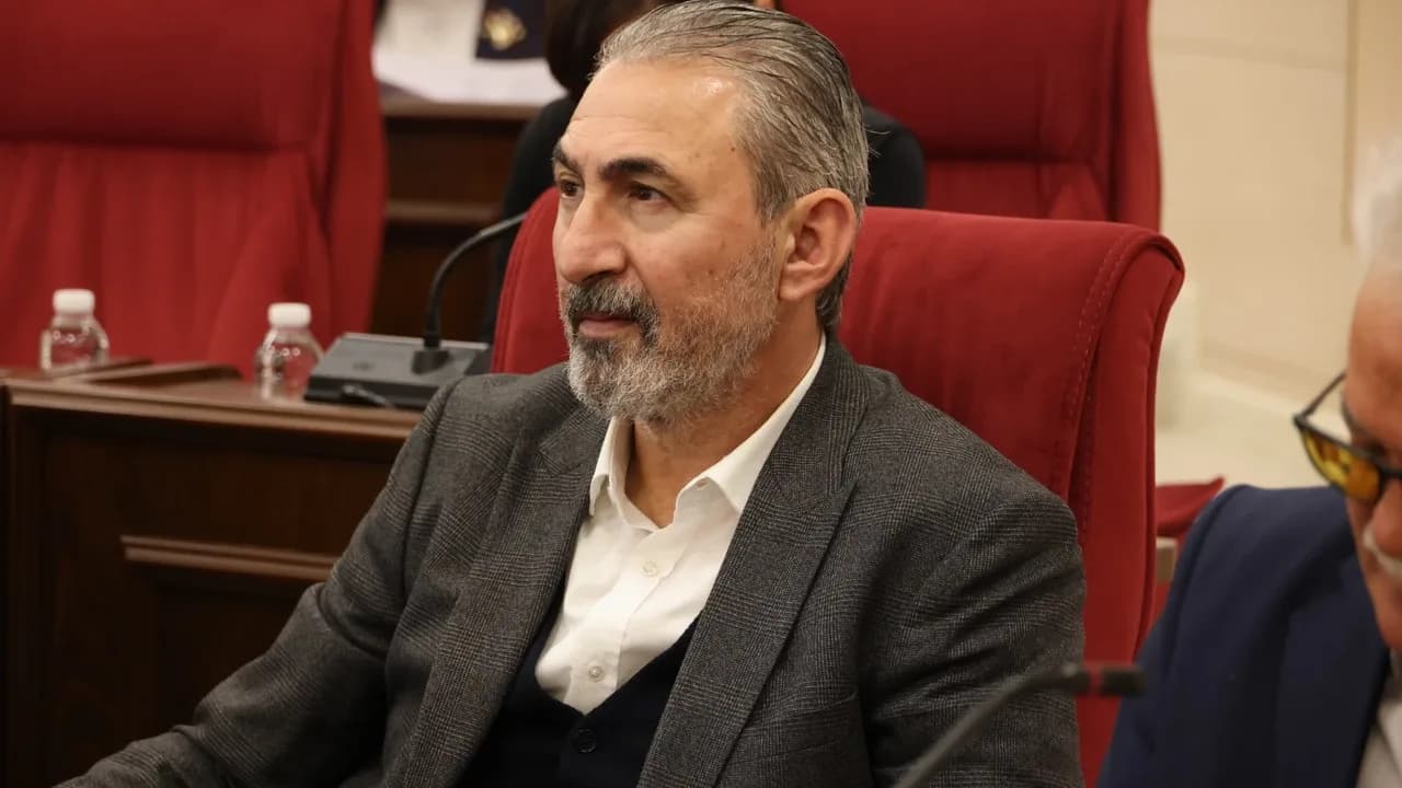Partisinden istifa etmişti, Milletvekilliği istifası mecliste okunmamıştı!