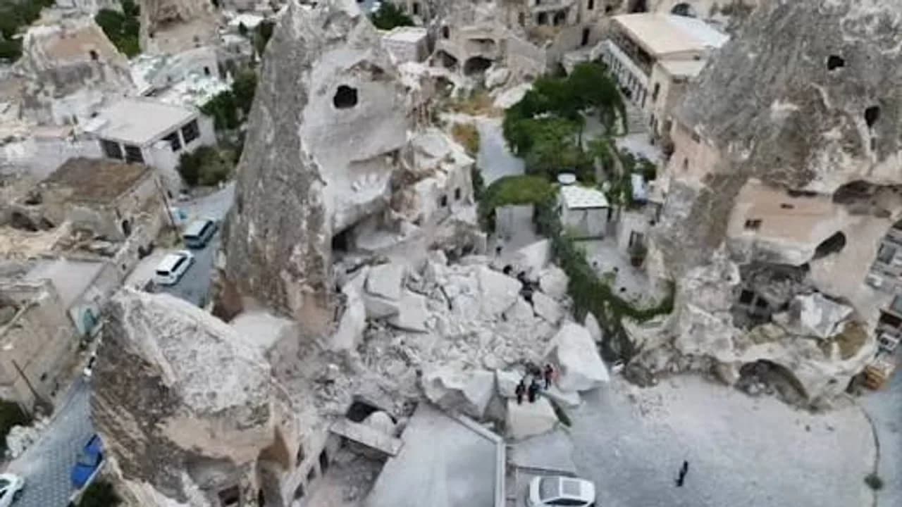 Kapadokya’da peribacası çöktü: 2 ölü, 1 yaralı