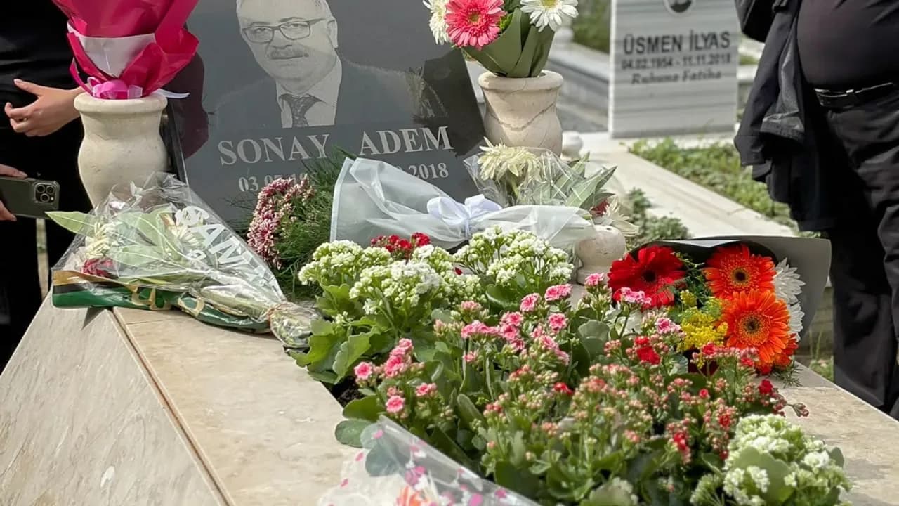 Sonay Adem, ölümünün 8. yıl dönümünde kabri başında anıldı