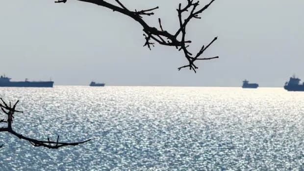Karadeniz'de İHA ve İDA saldırısına uğrayan Suriyeli mürettebatın bulunduğu gemi battı