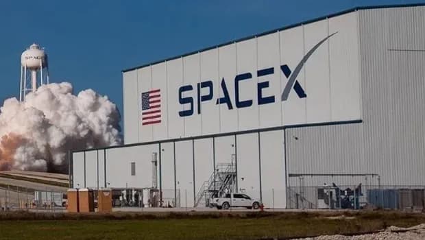 SpaceX, yaklaşık 40 milyar dolarlık çip finansmanı için anlaşmaya vardı