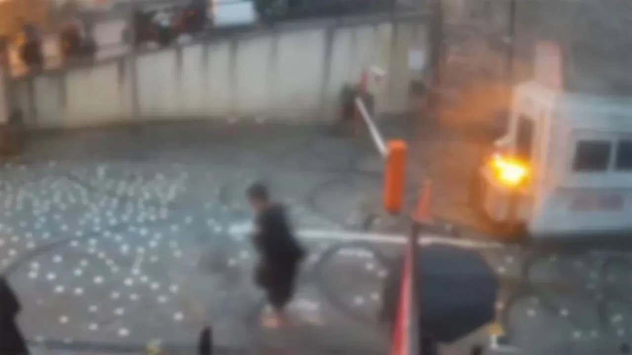İstanbul'da su birikintisinde elektrik akımına kapılan çocuk hayatını kaybetti
